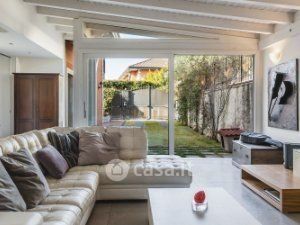 Villa in residenziale in Via ugo la malfa