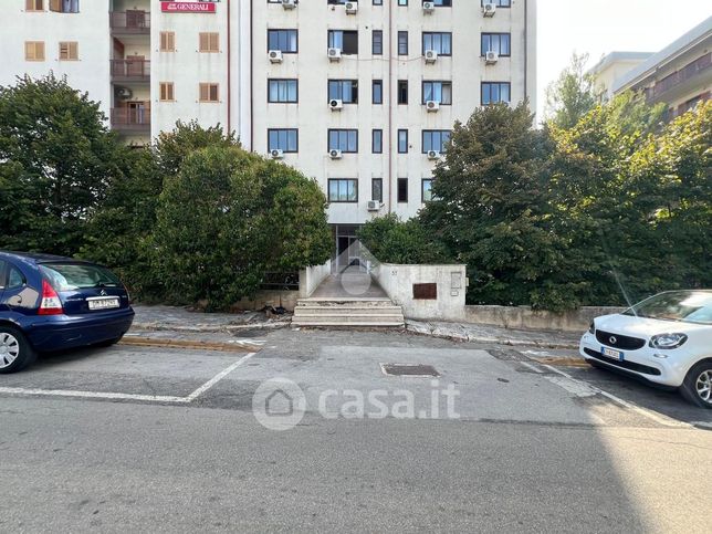 Ufficio in commerciale in Via Dalmazia 37