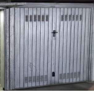Box/posto auto in residenziale in Via Giacomo Leopardi