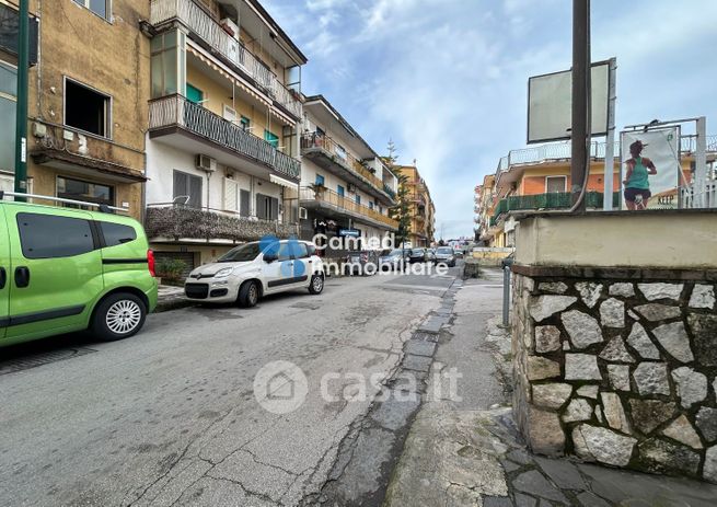 Negozio/locale commerciale in commerciale in Via Parroco Giustino Russolillo