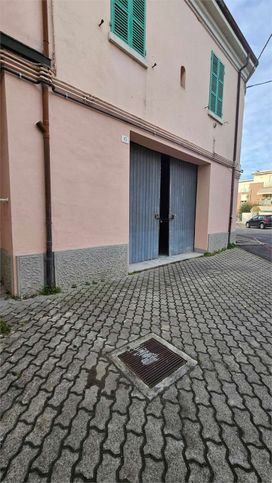 Garage/posto auto in residenziale in Via Consolare