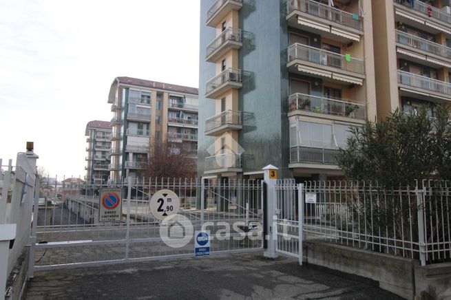 Box/posto auto in residenziale in Via Guido Rossa 3