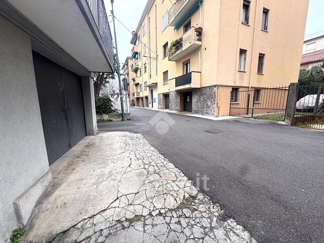 Capannone in commerciale in Via NiccolÃ² Paganini 18