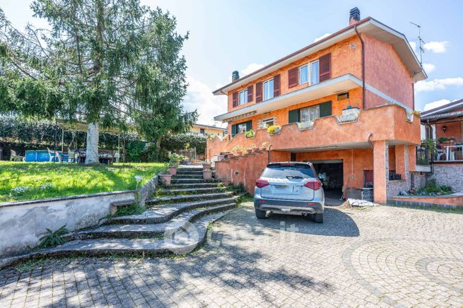 Villa in residenziale in Strada Ventitreesima