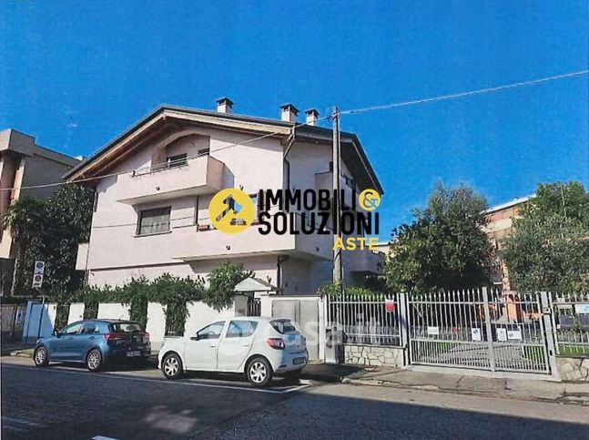 Appartamento in residenziale in Via Dante Alighieri 5