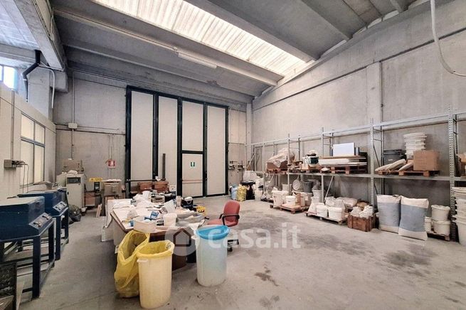 Capannone in commerciale in Via per Formigine 60