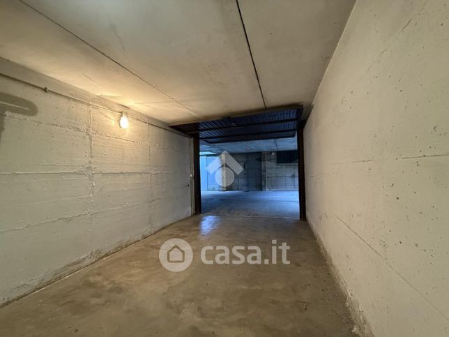 Box/posto auto in residenziale in Via A. de Gasperi 9