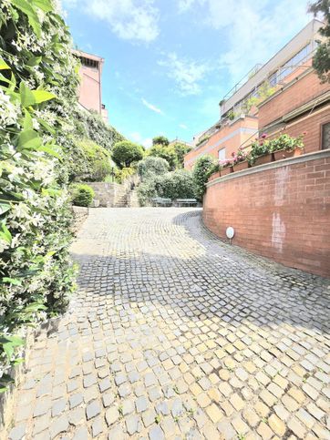 Appartamento in residenziale in Via Saronno