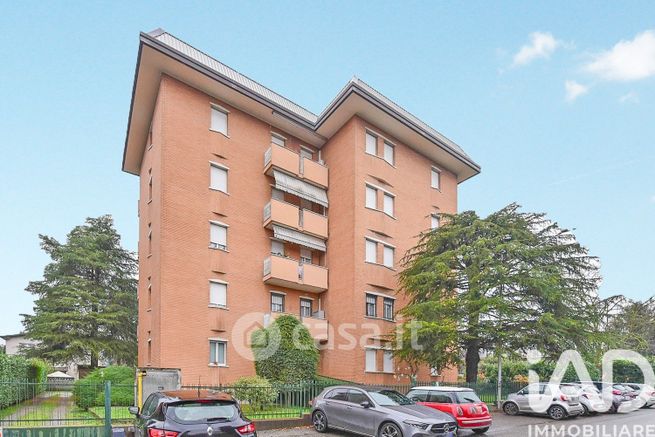 Appartamento in residenziale in Via Ugo Foscolo 7