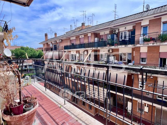 Appartamento in residenziale in Via Enrico Cruciani Alibrandi 51
