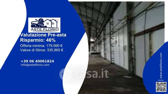 Capannone in commerciale in Via Bonifica del Tronto