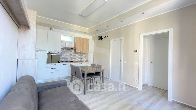Appartamento in residenziale in Via Ghiringhella 106