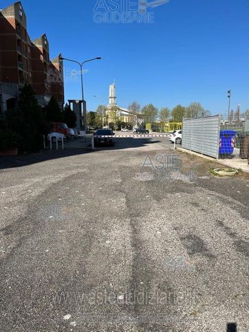 Garage/posto auto in residenziale in Piazza Comunità Europea