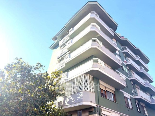 Appartamento in residenziale in Via Michele Saba 3