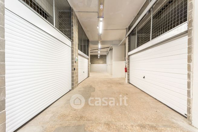 Garage/posto auto in residenziale in Corso Luigi Andrea Martinetti 227