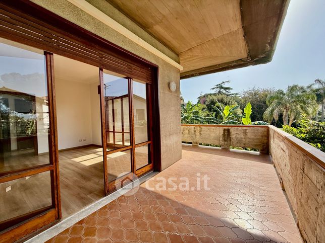 Appartamento in residenziale in Via Pietro Platania 12