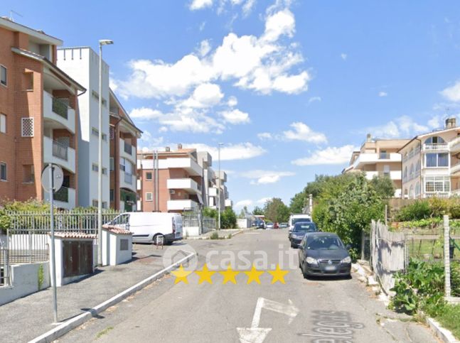 Appartamento in residenziale in Via Selegas