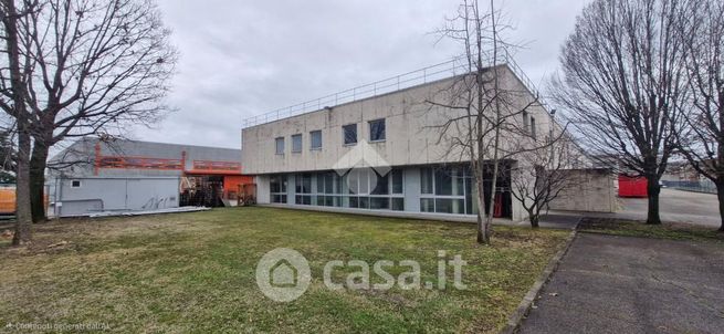 Ufficio in commerciale in Via dei Colli