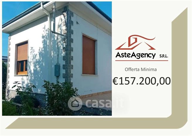 Villa in residenziale in Via Cassano Magnago 42