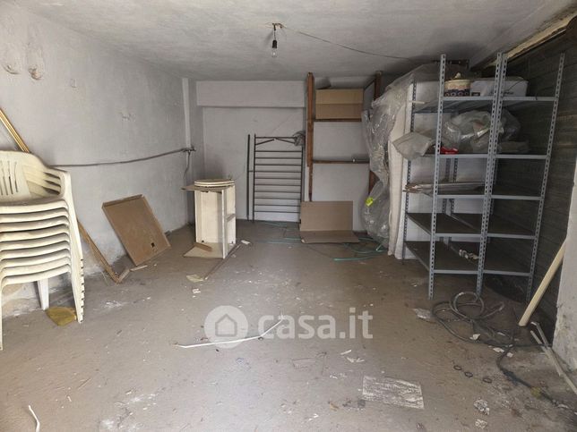 Box/posto auto in residenziale in Via Vallone Petrara 8