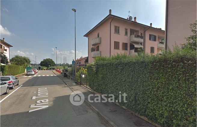 Box/posto auto in residenziale in Via Torino 1
