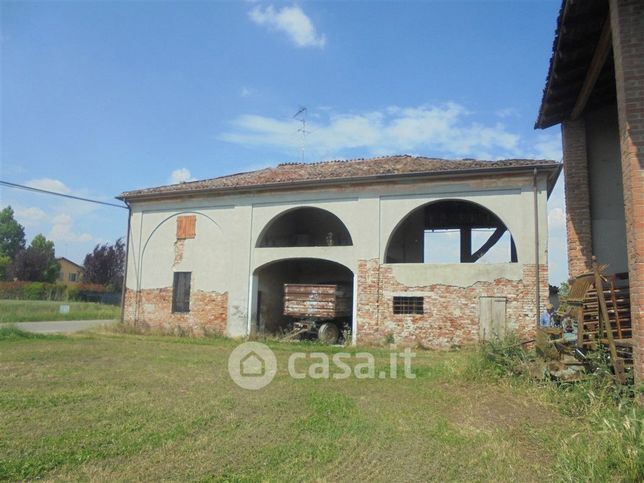 Rustico/casale in residenziale in Boschi