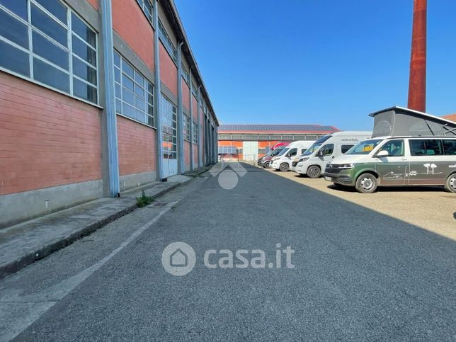 Capannone in commerciale in Via Nuova 16