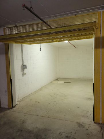 Box/posto auto in residenziale in Largo del Porto di Roma