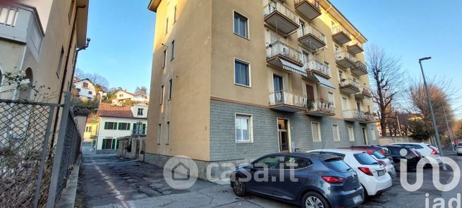 Garage/posto auto in residenziale in Via San Pietro V. L. 4