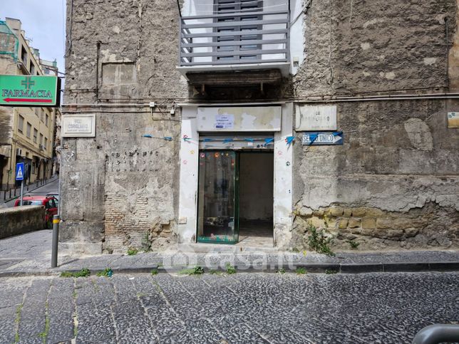Negozio/locale commerciale in commerciale in Vico Corigliano 1