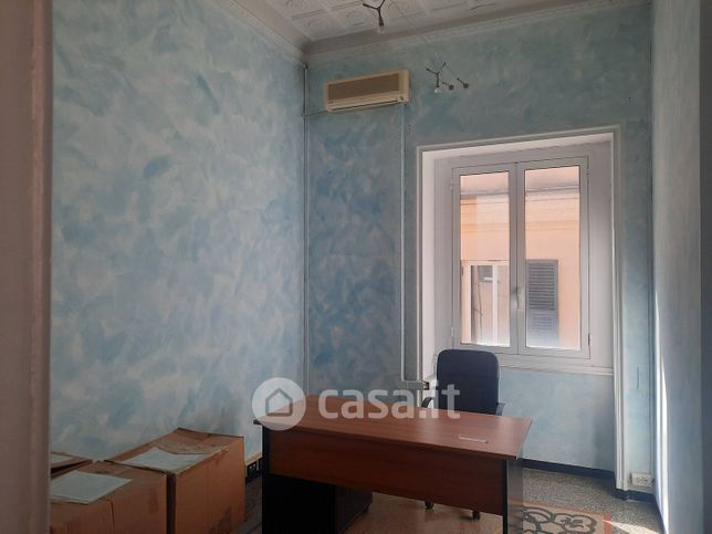 Ufficio in commerciale in 