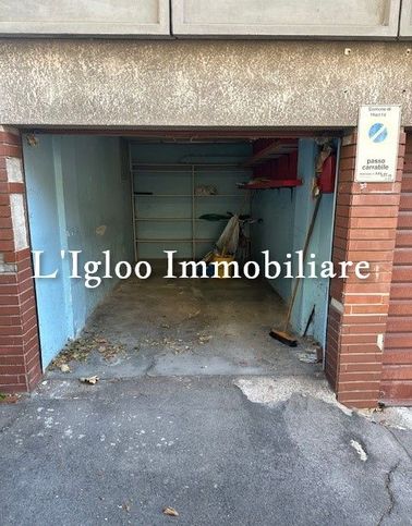 Garage/posto auto in residenziale in Via Raimondo Battera