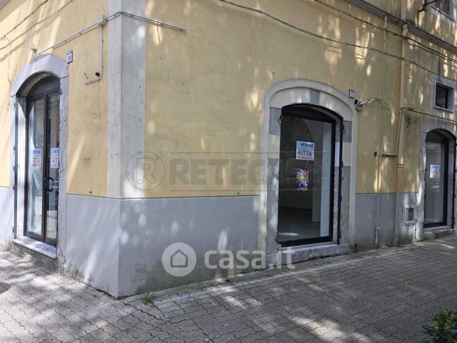 Negozio/locale commerciale in commerciale in 