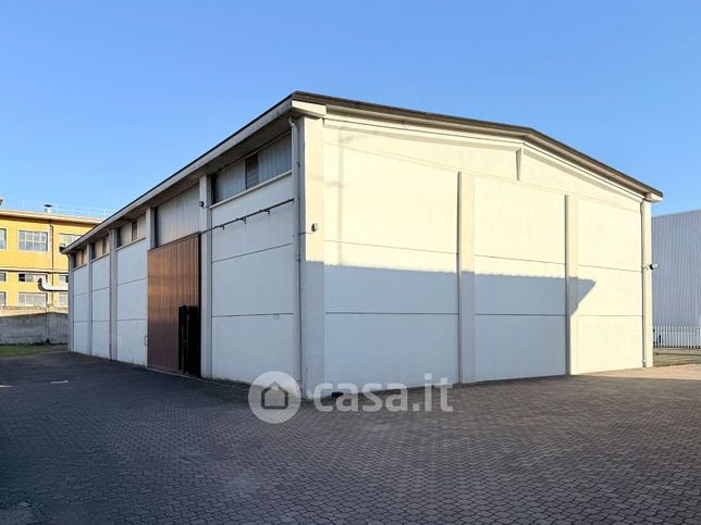 Capannone in commerciale in Via Ridondello 16