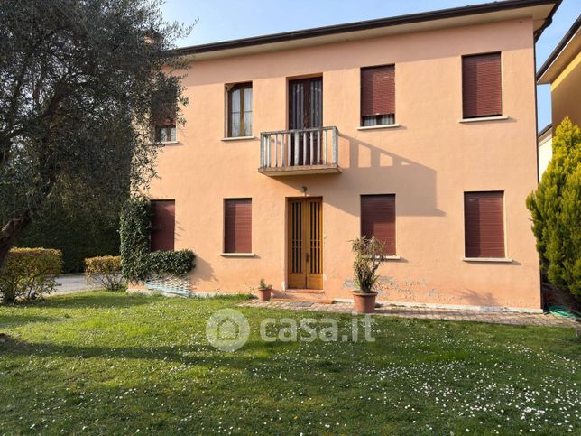 Casa indipendente in residenziale in Via G. Lazzarin 69