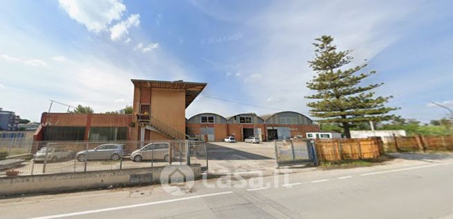 Capannone in commerciale in Via Barletta 151