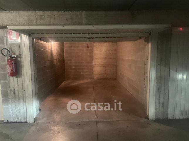 Garage/posto auto in residenziale in Via Besozzi