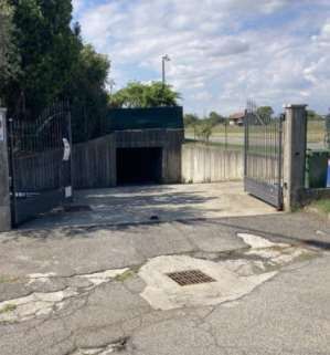 Garage/posto auto in residenziale in Via Lombardia