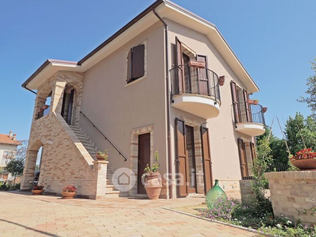 Casa indipendente in residenziale in Contrada Petrocca Santa Lucia 34