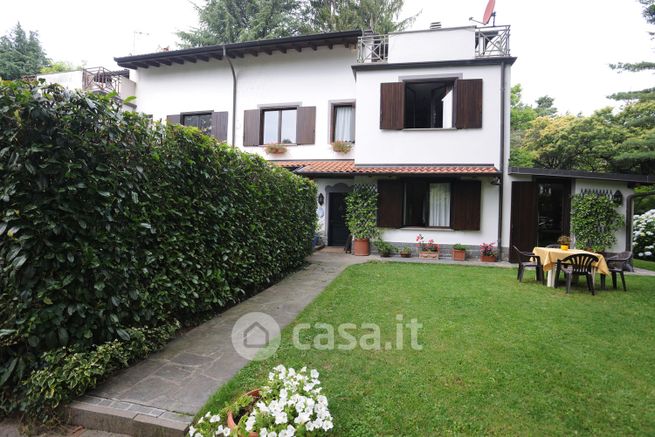 Villa in residenziale in Via del Casluncio
