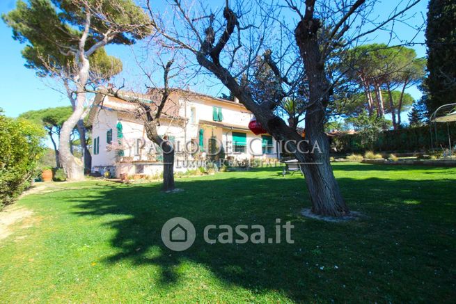 Villa in residenziale in Via di Montenero