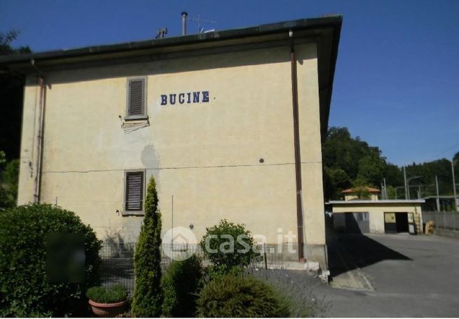 Casa indipendente in residenziale in Via della Stazione 11