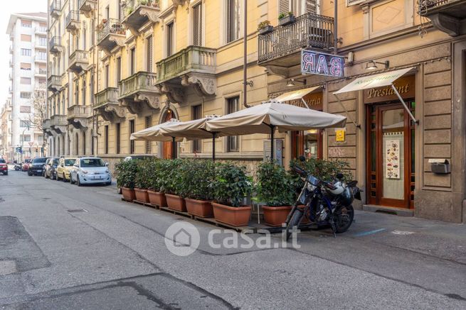 Attività/licenza (con o senza mura) in commerciale in Via Pastrengo