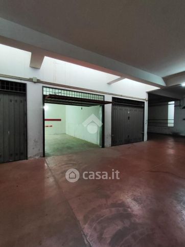 Box/posto auto in residenziale in Via Sportiglione 21
