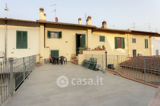 Casa indipendente in residenziale in Via Trieste