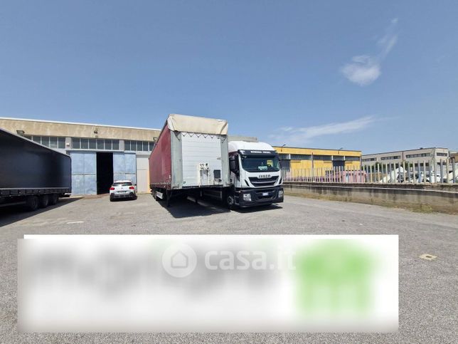Capannone in commerciale in Strada Statale 7