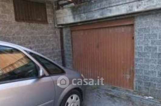 Garage/posto auto in residenziale in Via Piave 8