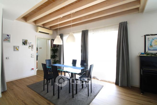 Casa indipendente in residenziale in Via Venezia