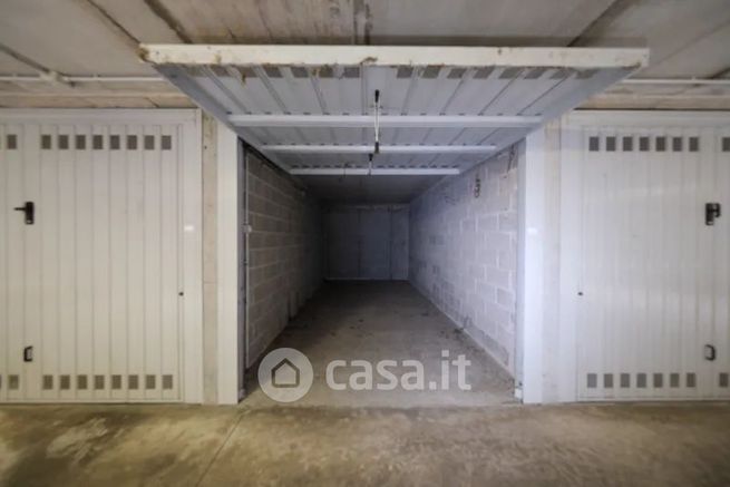 Box/posto auto in residenziale in Via Martiri di Cefalonia