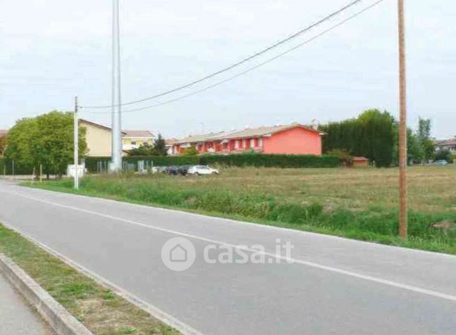 Terreno agricolo in commerciale in Via Cavallotto